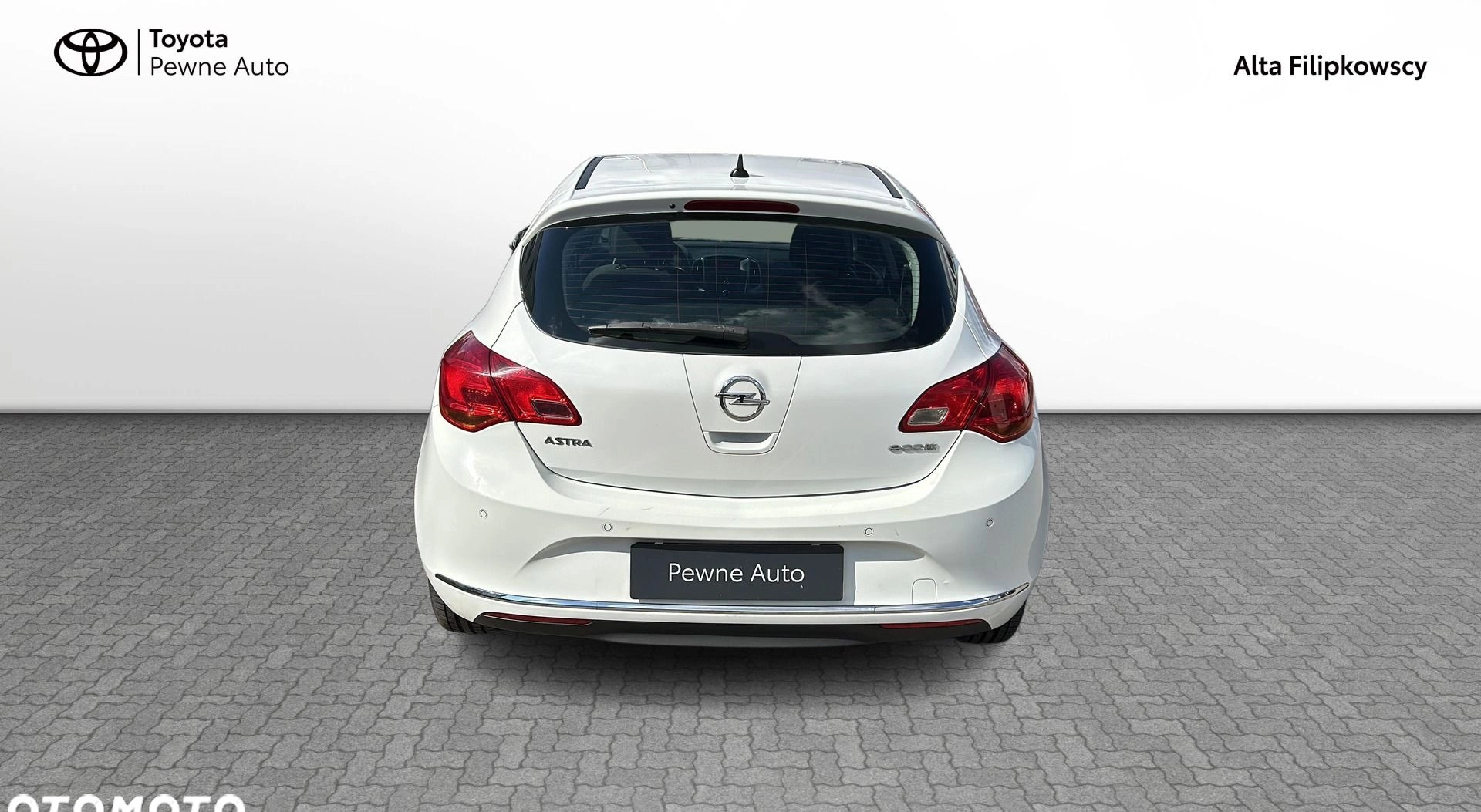 Opel Astra cena 25900 przebieg: 219214, rok produkcji 2012 z Żmigród małe 232